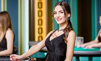 Biểu tượng khiên bảo mật màu xanh lá cây và vàng